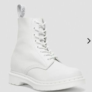 Dr. Martens 1460 Pascal Mono Womens